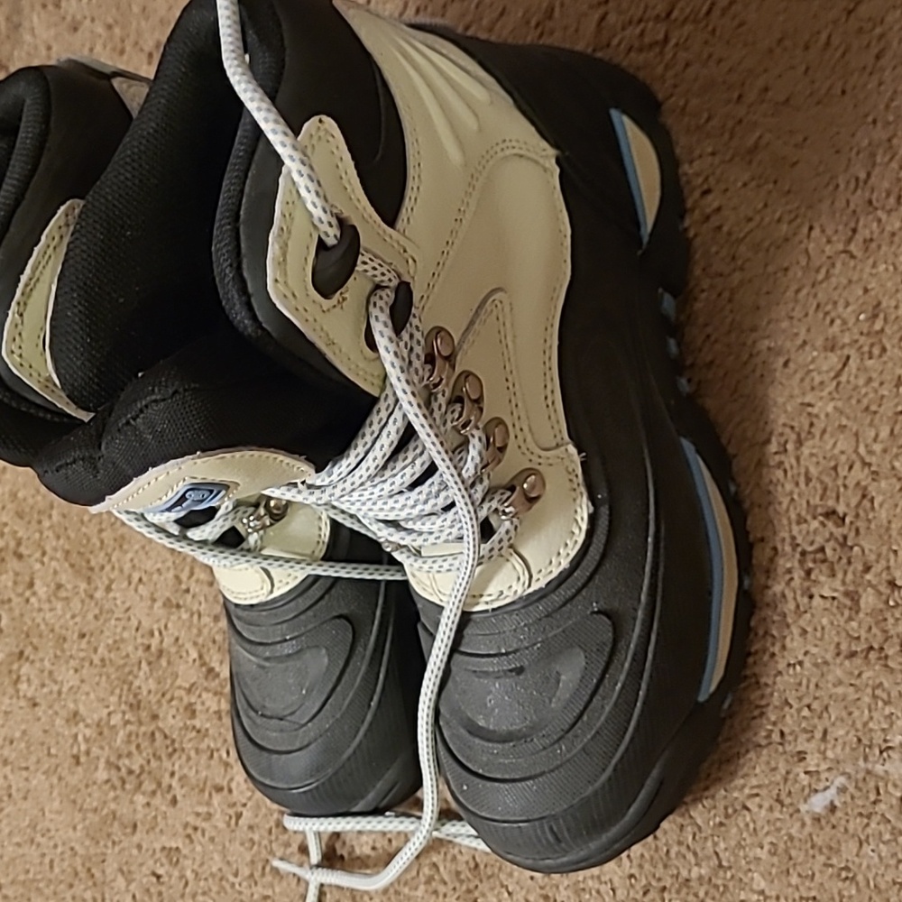 Womans Coleman boots size 7